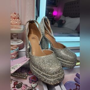 ✨️Silver RHINESTONE Bianca Heel✨️